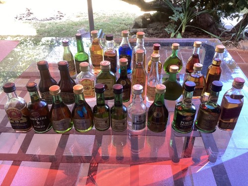 Lot petites bouteilles - 30,