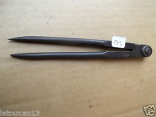 (n°139 ) OUTIL ANCIEN, compas  signé H.R