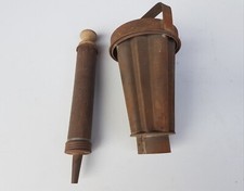 Ancien moule en fer blanc