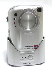 FUJIFILM FINEPIX F601 ZOOM