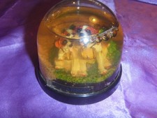 Ancienne boule à neige - Chien les garroz