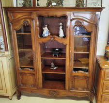 VITRINE en BOIS de MERISIER