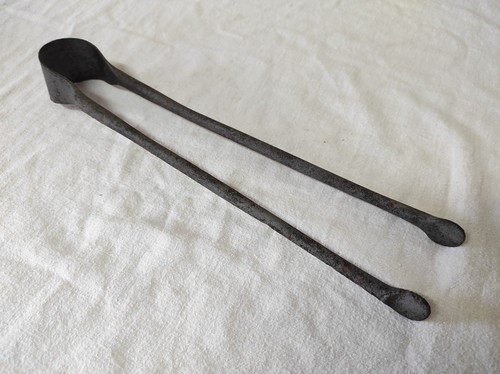 Ancienne pince bois - à, en