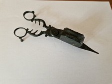 Paire de mouchettes anciennes en fer forgé ciseaux à bougies éteignoirs XVIIIème