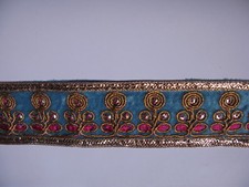 Magnifique galon Fleurs sur