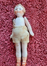Poupée Ancienne Mignonnette  toute en biscuit porcelaine 7 cm.
