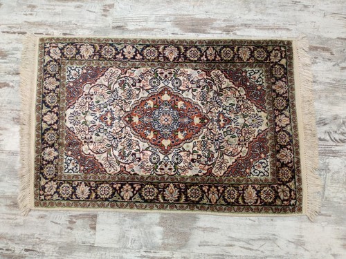 Tapis persan fait - persan, main