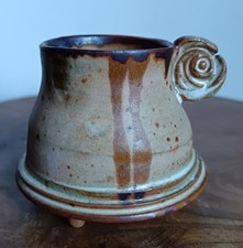 Vintage: joli pot / gobelet / tasse tripode grès pyrite Gustave Tiffoche  CA14