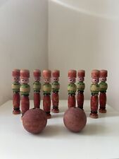 Ensemble anciennes quilles en