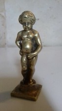 Jolie petite Statuette stylisée " MANNEKEN PIS " en bronze.