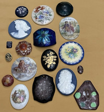 Lot de 18 plaques porcelaine