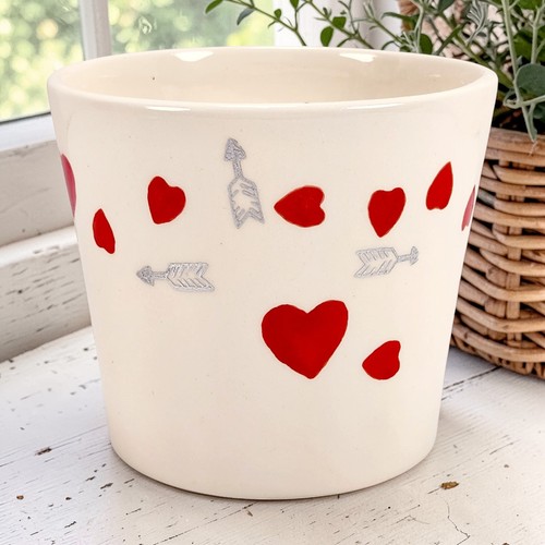 Red hearts silver arrows - red,