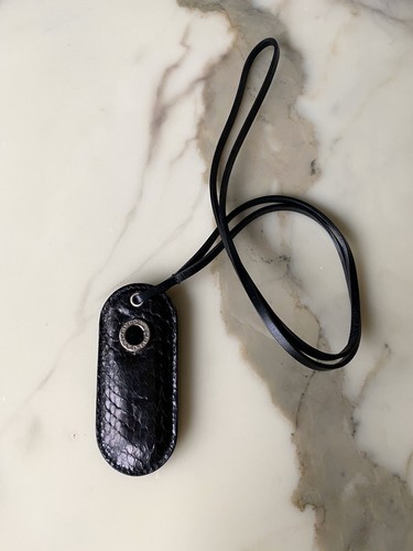 Collier étui clé usb - étui,