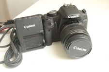 Très beau Canon EOS 500D avec son objectif Canon EF-S 18-55mm stabilisé