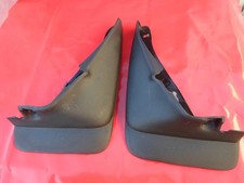 JEU DE 2 BAVETTES AVANT NEUVES