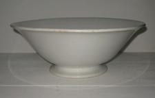 Plat blanc saladier jatte sur talon Creil Montereau ancien