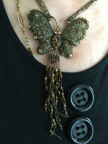 Collier pendentif papillon - collier/,