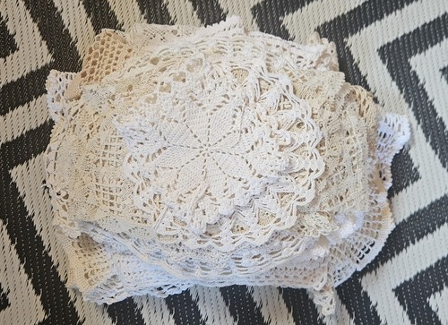 Lot napperons anciens - lot,