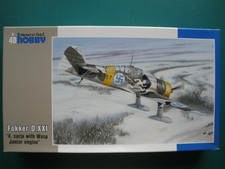 1/48 maquette avion SPECIAL