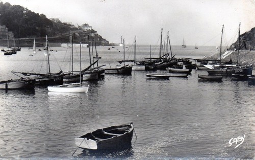 Cpsm sous la tour - 22,