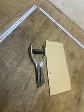 OUTIL ANCIEN Poinçonneuse