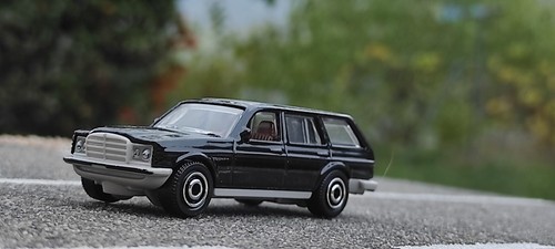 Matchbox mercedes w123 - 1/64,