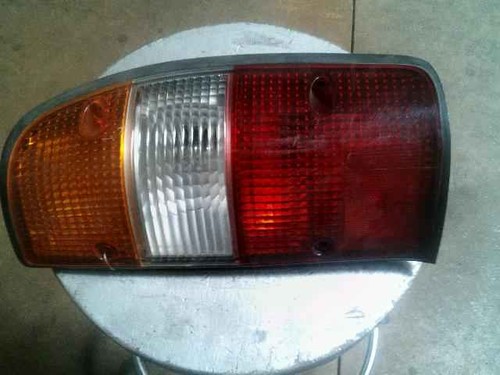 Feu arriere droit mazda - arriere, b2500