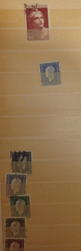Lot 129 timbres - 129, anciens