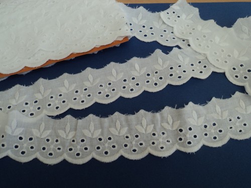 Ancienne broderie anglaise - broderie,