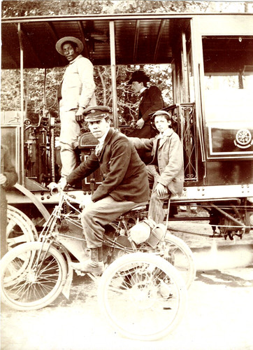Automobiles circa 1895 - 1895, 1900