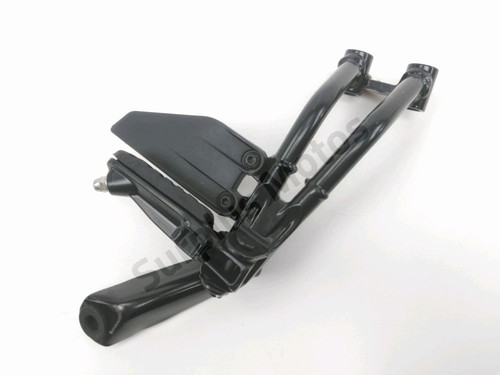 Platine repose pieds - et,