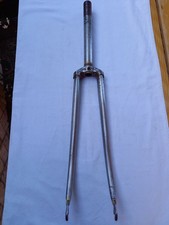 Fourche en acier tige 212 mm