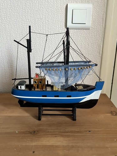 Ancienne maquette bateau en - de,