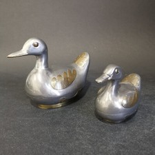 Deux canards vintage en métal