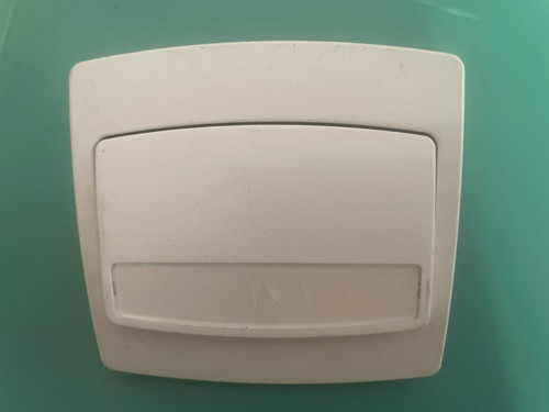 Bouton poussoir porte