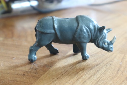 Ancien jouet animaux afrique - animaux,