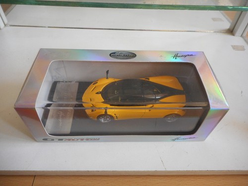 Voiture pagani huayra jaune - voiture,