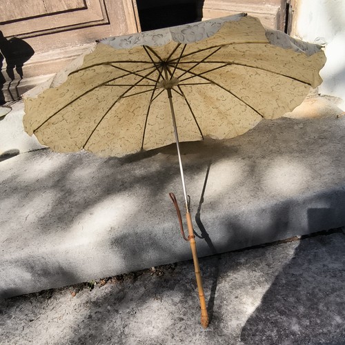 Ombrelle beige tissu - en,