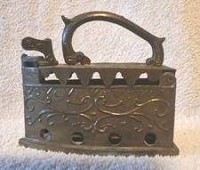 Ancien Fer à Charbon En