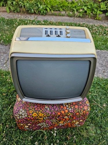 Ancienne télévision objet - /,