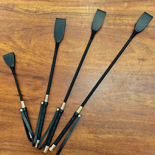 Flogger fouet fessée martinet - flogger,