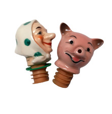2 Anciens bouchons de bouteille bec verseur en porcelaine