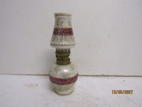 Ancienne petite lampe - lampe, a