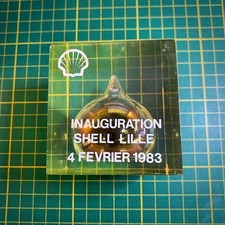 PRESSE PAPIER PUBLICITAIRE GOUTTE HUILE SHELL GARAGE ESSO ANTAR INCLUSION PLEXI