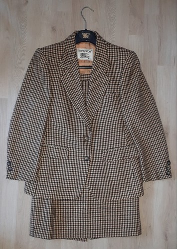 Très beau tailleur - très,