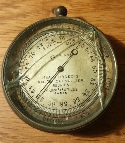 Ancien baromètre altimètre