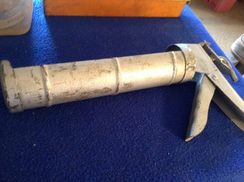 Calking gun - calking,