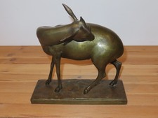 Statue en Bronze Biche signée