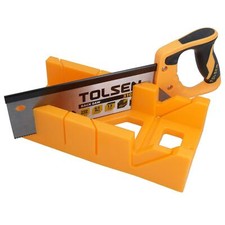 Boîte à onglets avec scie à