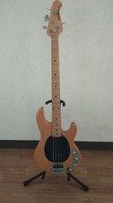 Guitare basse électrique